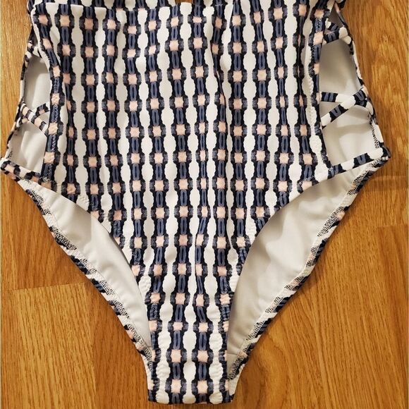 Jessica Simpson Venice Beach  Plunging One Piece - Picture 6 of 13